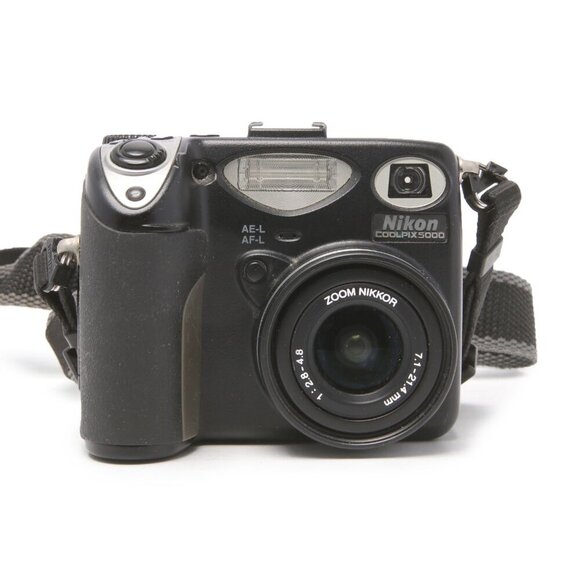 Vintage Nikon Coolpix 5000 5MP Digital Camera Swivel LCD Y2K Video Photography - Picture 2 of 14